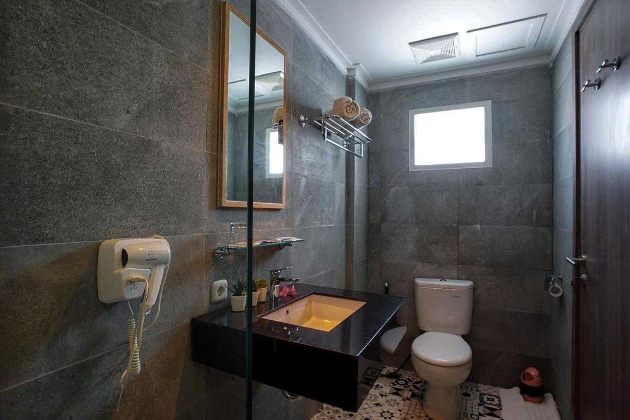 Kaloka Airport Hotel 3*